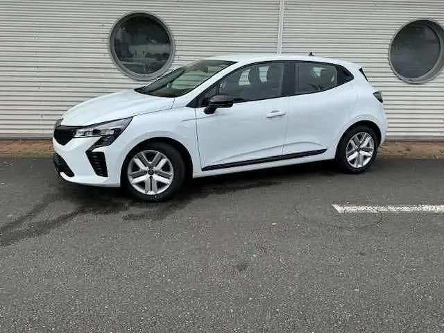 Second-hand Renault Clio V Evolution 91 CP (66 kW) 2024 Alb Hatchback