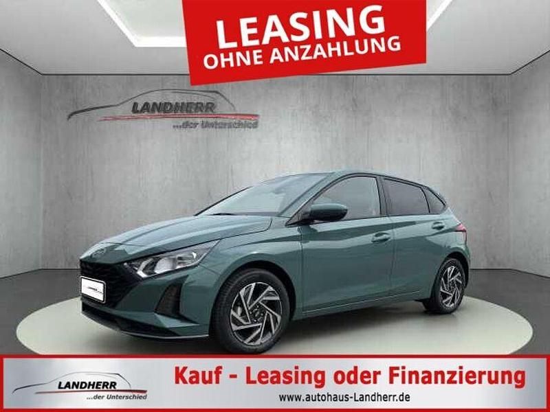 Grün Neu 2025 Hyundai i20 Limousine | 17.680 € (Guter Preis) - Bild 1/4