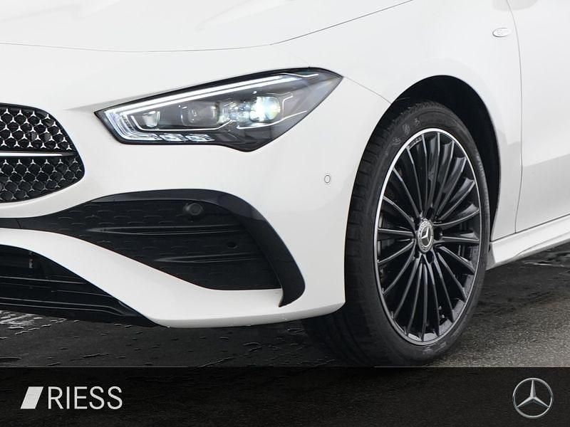 Gebraucht Mercedes CLA250e Shooting Brake AMG 163 PS (119 kW) 2025 Unilack polarweiß Kombi