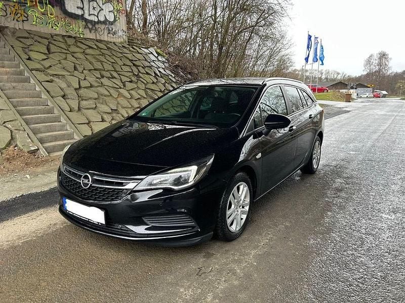 Gebraucht Opel Astra 110 PS (80 kW) 2019 Limousine