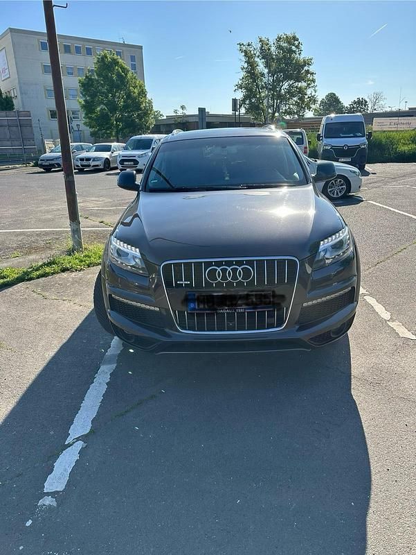 Grau Gebraucht 2013 Audi Q7 S-Line SUV | 19.800 € (Teuer) - Bild 1/4