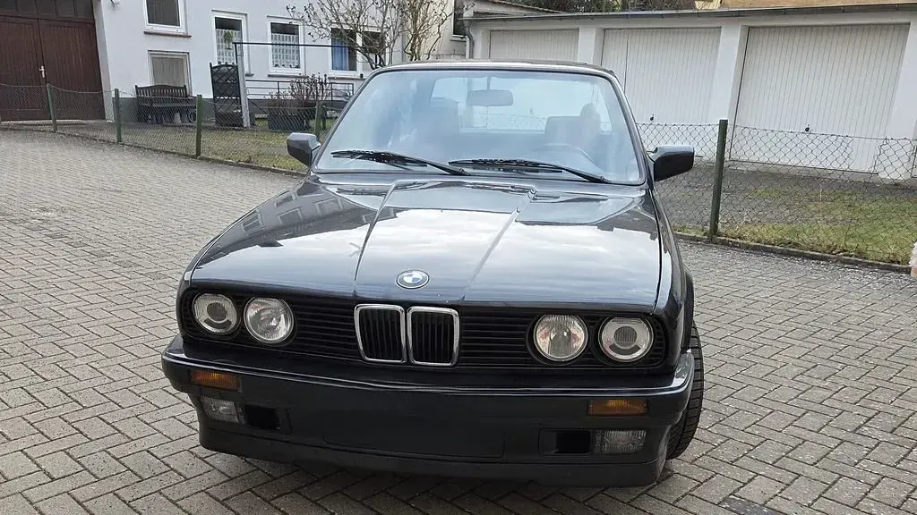 Gebraucht BMW 316 Performance 102 PS (75 kW) 1990 Schwarz Limousine