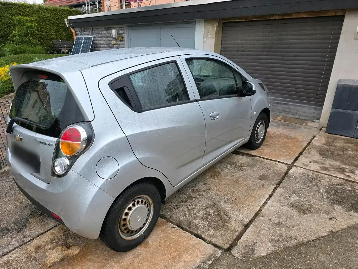 Gebraucht Chevrolet Spark 68 PS (50 kW) 2012 Silber Kleinwagen