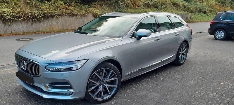 Silber Gebraucht 2020 Volvo V90 Inscription Kombi | 29.500 € (Guter Preis) - Bild 1/4