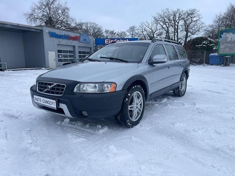 Grau Gebraucht 2007 Volvo XC70 Momentum Limousine | 9.999 € (Fairer Preis) - Bild 1/4