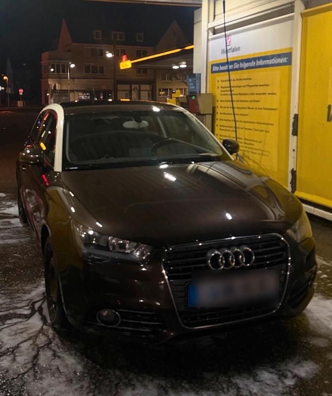 Braun Gebraucht 2011 Audi A1 Kleinwagen | 6.990 € (Fairer Preis) - Bild 1/4