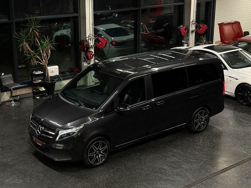 Gebraucht Mercedes V250 Night 190 PS (139 kW) 2021 Grau Van / Kleinbus