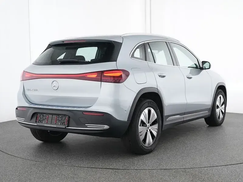 Gebraucht Mercedes EQA250+ Progressive 139 kW (190 PS) 2025 Silber SUV