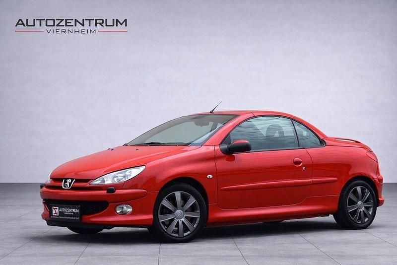 Gebraucht Peugeot 206 CC Platinum 109 PS (80 kW) 2005 Rot Cabrio