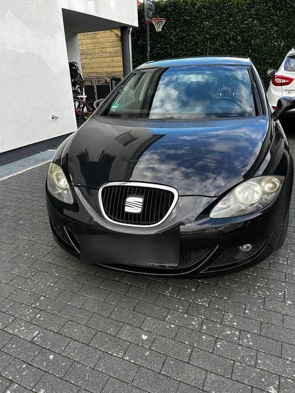 Schwarz Gebraucht 2005 Seat Leon Stylance Limousine | 1.750 € (Fairer Preis) - Bild 1/4