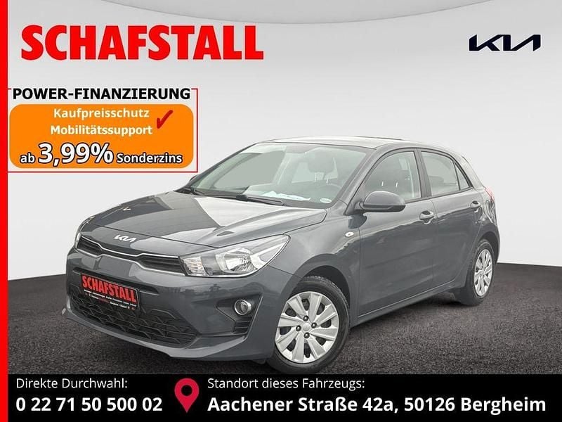 Grau ((prg) perennialgrau met.) Gebraucht 2021 Kia Rio Edition 7 Limousine | 9.979 € (Fairer Preis) - Bild 1/3