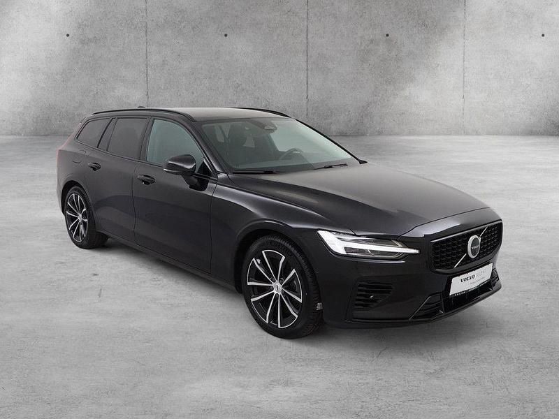 Gebraucht Volvo V60 Plus 455 PS (334 kW) 2025 Schwarz Kombi