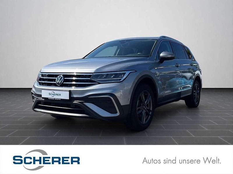 Pyrit silber metallic (metallic) Gebraucht 2022 VW Tiguan Allspace Life SUV | 31.600 € (Superpreis) - Bild 1/3