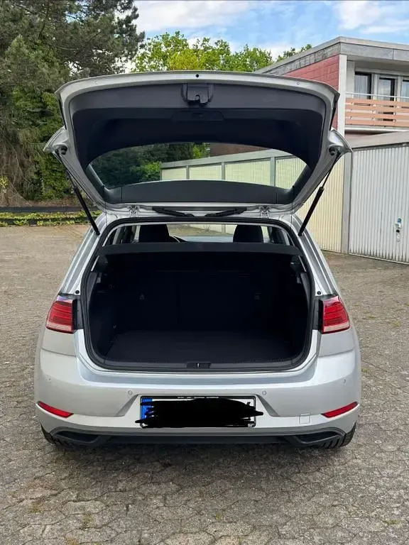 Gebraucht VW Golf VII Trendline 116 PS (85 kW) 2018 Silber Limousine