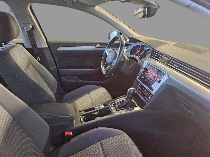 Gebraucht VW Passat Conceptline 122 PS (89 kW) 2022 Grau Kombi