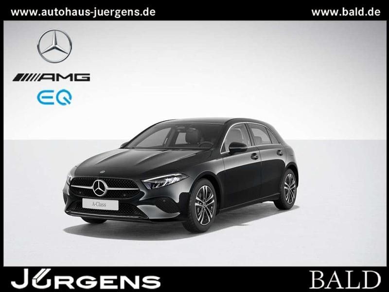 Metalliclack kosmosschwarz Gebraucht 2024 Mercedes A200 Progressive Limousine | 30.840 € (Fairer Preis) - Bild 1/4
