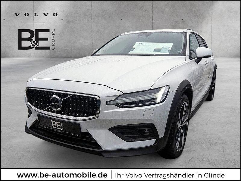 Gebraucht Volvo V60 CC Plus 197 PS (144 kW) 2022 Weiß Kombi