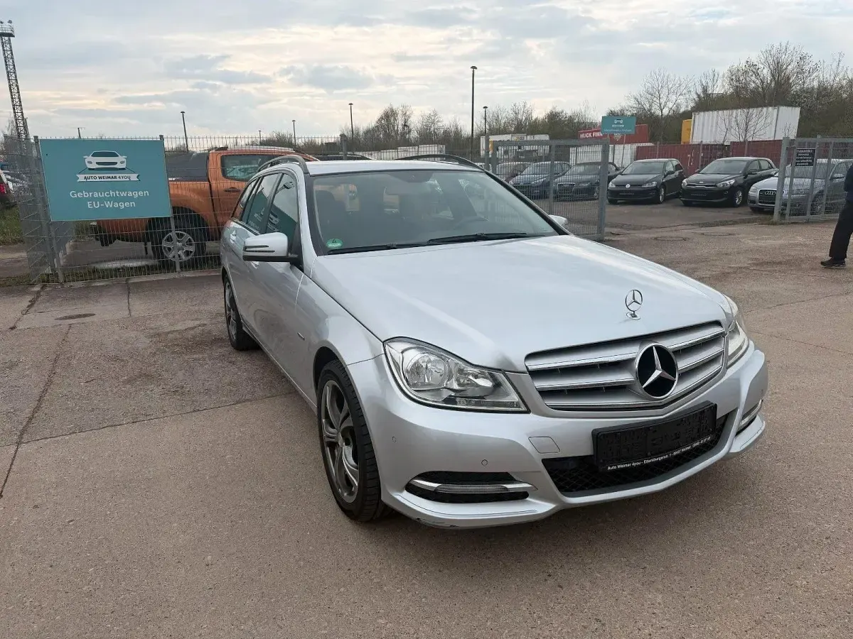 Gebraucht Mercedes C180 156 PS (114 kW) 2011 Silber Kombi