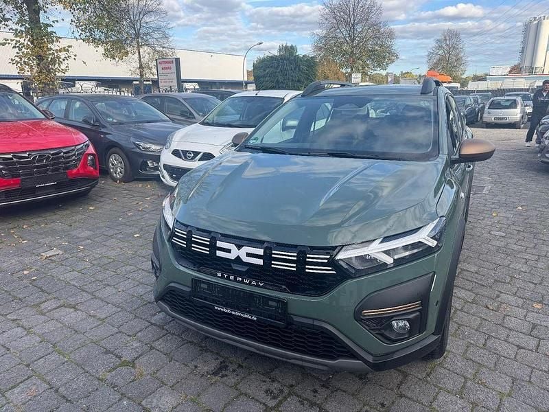 Grün Gebraucht 2024 Dacia Sandero Extreme Kleinwagen | 15.400 € (Superpreis) - Bild 1/4