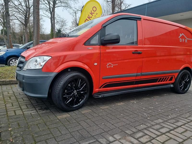 Gebraucht Mercedes Vito 134 PS (98 kW) 2014 Rot Van