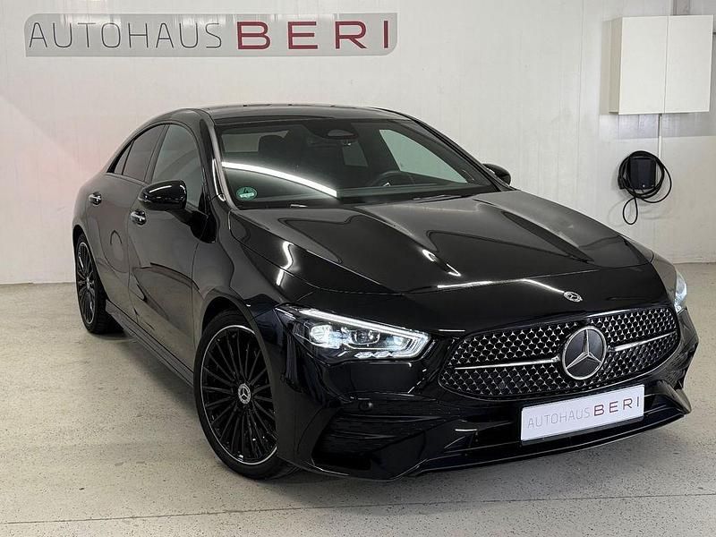 Schwarz Gebraucht 2024 Mercedes CLA200 AMG Limousine | 36.999 € (Fairer Preis) - Bild 1/4