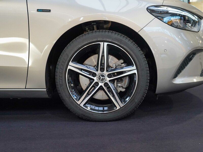 Gebraucht Mercedes B250e Progressive 160 PS (117 kW) 2020 Silber Van / Kleinbus