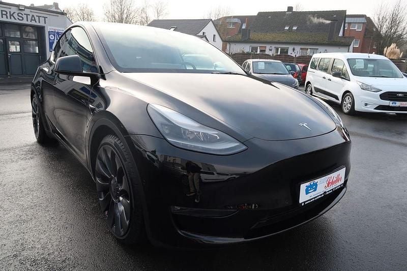 Schwarz Gebraucht 2022 Tesla Model Y Performance SUV | 33.900 € (Guter Preis) - Bild 1/4