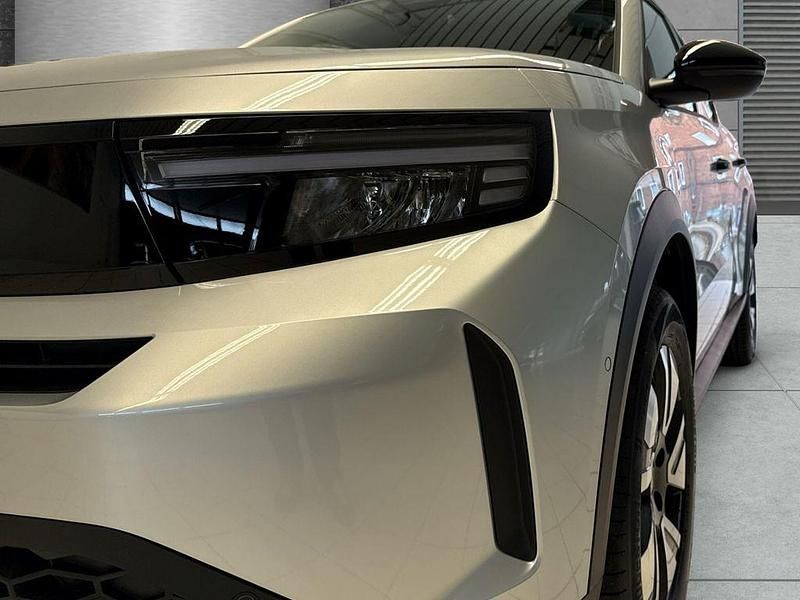 Neu Opel Frontera 145 PS (106 kW) 2026 Kristall silber SUV