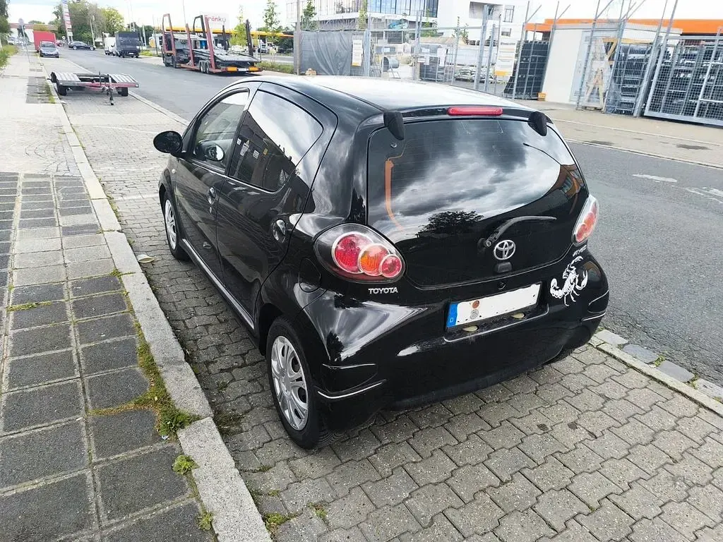 Gebraucht Toyota Aygo Cool 68 PS (50 kW) 2010 Schwarz Kleinwagen