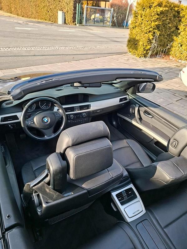 Gebraucht BMW 320 Cabriolet 183 PS (134 kW) 2010 Blau Cabrio