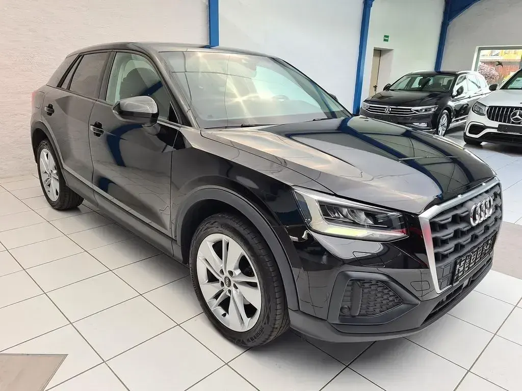 Używany Audi Q2 Basis 116 KM (85 kW) 2024 Czarny SUV