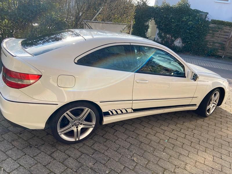 Gebraucht Mercedes CLC180 146 PS (107 kW) 2009 Weiß Kleinwagen