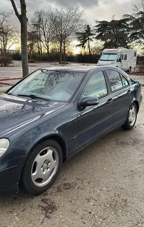 Gebraucht Mercedes C200 Classic 122 PS (89 kW) 2001 Beige Limousine