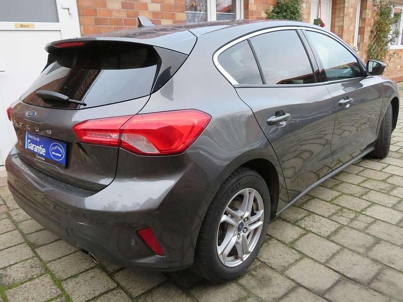 Gebraucht Ford Focus 125 PS (91 kW) 2018 Magneticgrau (metallic) Kleinwagen