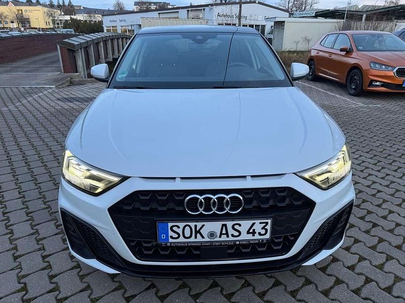 Gebraucht Audi A1 S-Line 95 PS (69 kW) 2024 Gletscherweiß metallic Kleinwagen