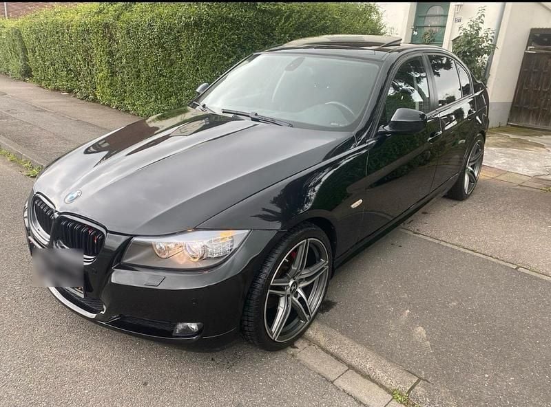 Gebraucht BMW 320 170 PS (125 kW) 2009 Schwarz Limousine