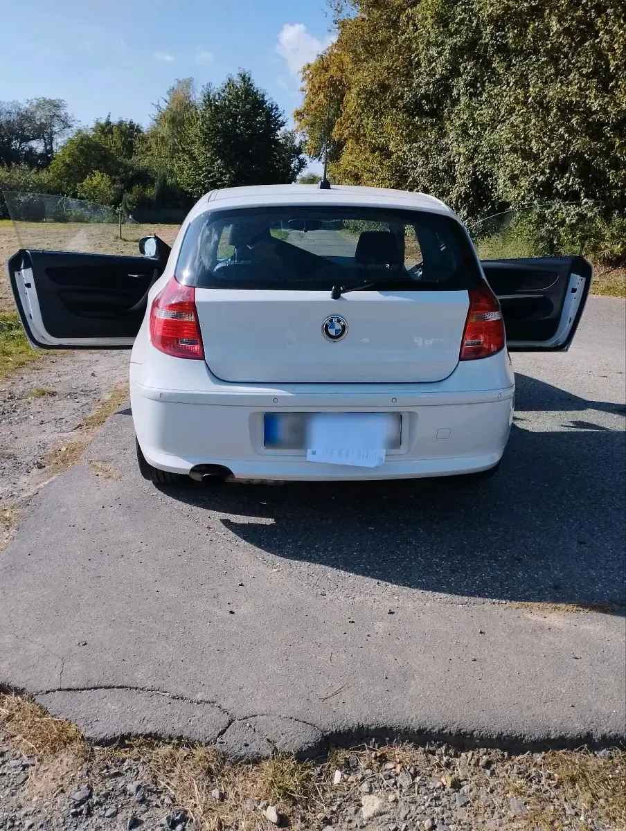 Usata BMW 116 122 CV (89 kW) 2012 Bianco Utilitaria