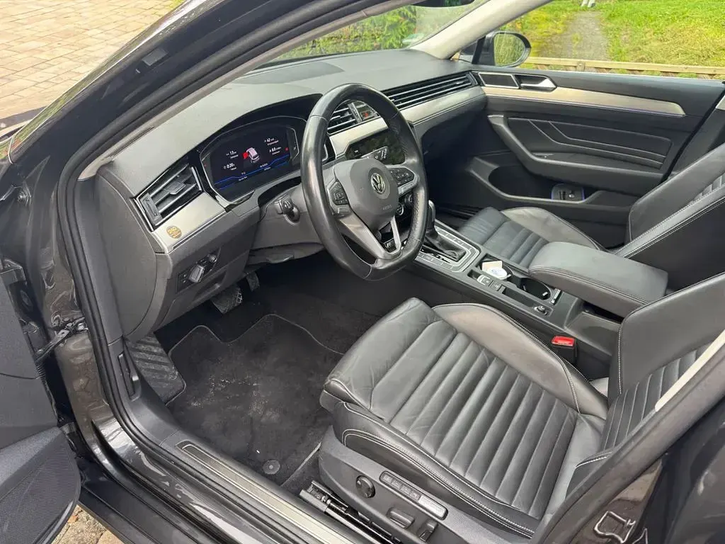 Gebraucht VW Passat 239 PS (175 kW) 2019 Grau Limousine