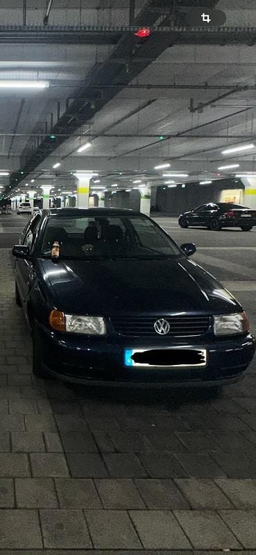 Blau Gebraucht 1997 VW Polo Kleinwagen | 1.000 € (Fairer Preis) - Bild 1/4