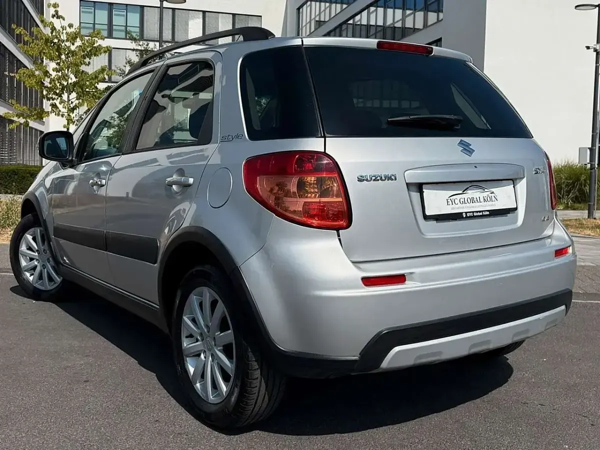 Gebraucht Suzuki SX4 Style 120 PS (88 kW) 2011 Silber SUV