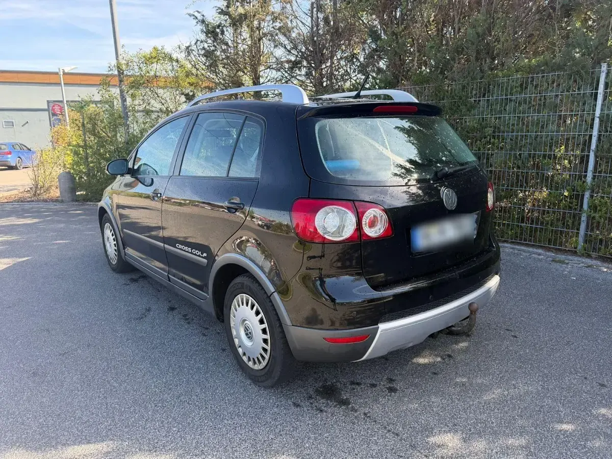 Second-hand VW Golf Plus Cross 140 CP (102 kW) 2007 Negru Monovolum