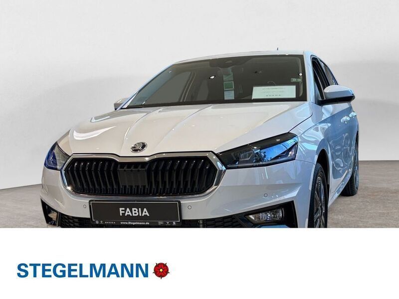 Moonweiss metallic Neu 2025 Skoda Fabia Tour Limousine | 27.680 € (Teuer) - Bild 1/4