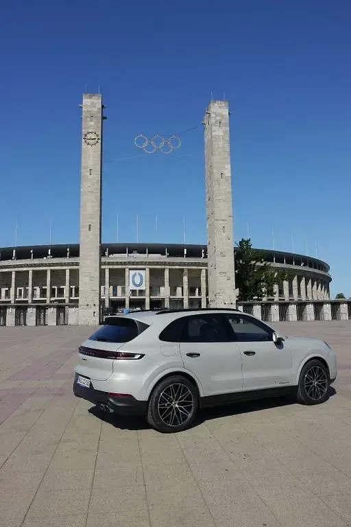 Gebraucht Porsche Cayenne 354 PS (260 kW) 2024 Silber SUV