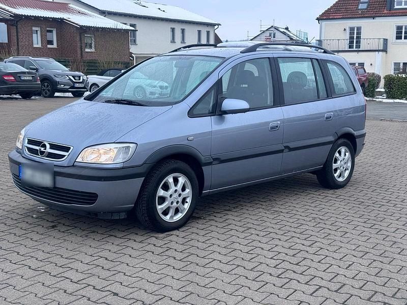 Grau Gebraucht 2003 Opel Zafira Van / Kleinbus | 3.500 € (Teuer) - Bild 1/4