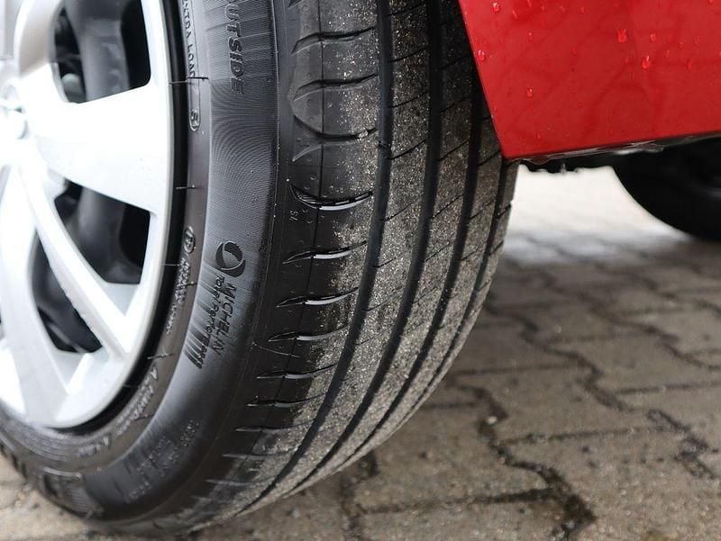 Gebraucht Opel Corsa 101 PS (74 kW) 2024 Rot Kleinwagen