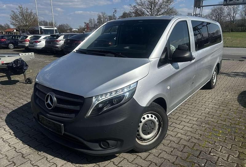 Gebraucht Mercedes Vito 163 PS (119 kW) 2020 Brillantsilber metallic Van