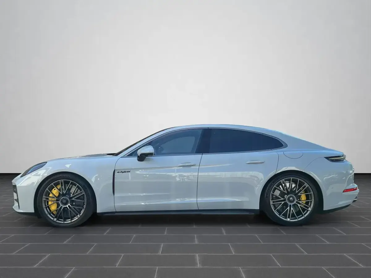 Gebraucht Porsche Panamera 782 PS (575 kW) 2025 Kreide (weiss) (metallic) Kleinwagen