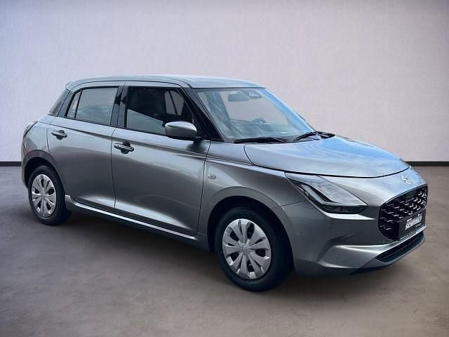 Neu Suzuki Swift Club 83 PS (61 kW) 2026 Premium silver metallic Kleinwagen