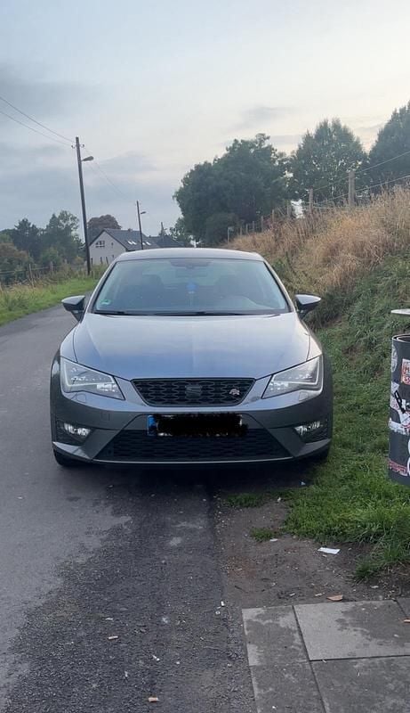 Grau Gebraucht 2013 Seat Leon SC FR Kleinwagen | 9.000 € (Etwas zu teuer) - Bild 1/4