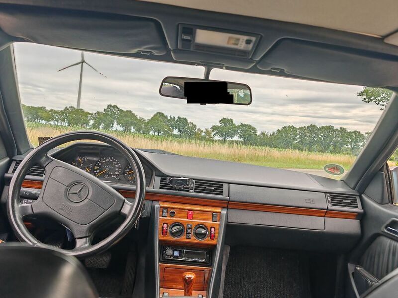 Gebraucht Mercedes 220 150 PS (110 kW) 1992 Gold Coupé